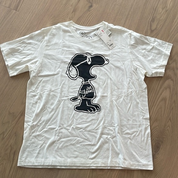 Uniqlo x Kaws x Peanuts Tee - snoopy/ Joe kaws - Picture 1 of 2